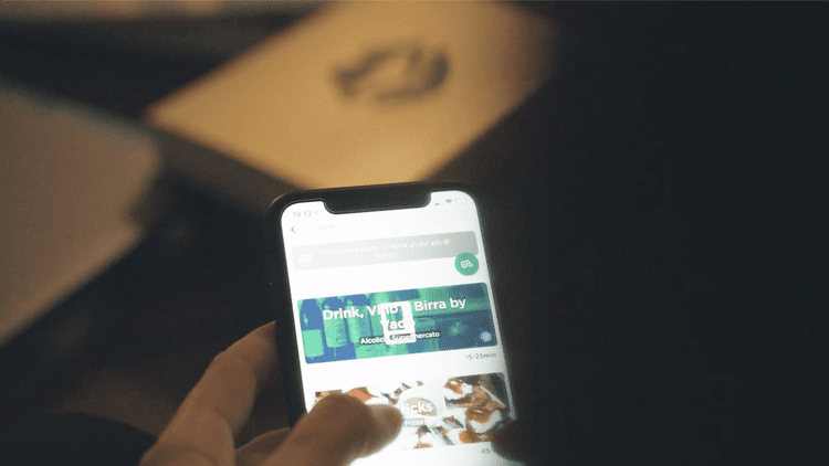 Negozio VADO live su Glovo, visibile da smartphone